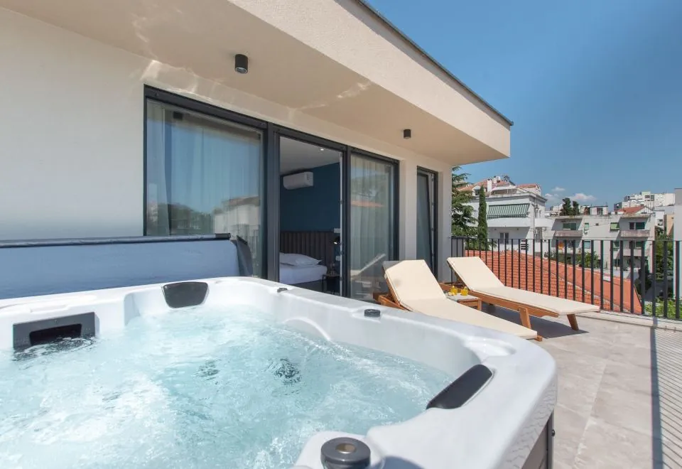 Seven Seas Residence