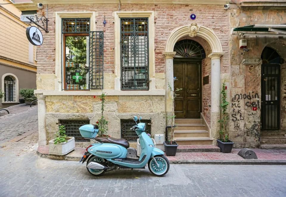 No 8 Galata