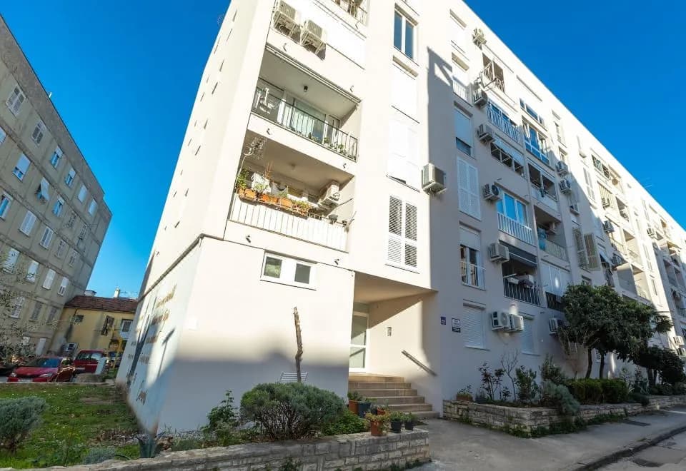 De Lux Apartment Near the Bridge
