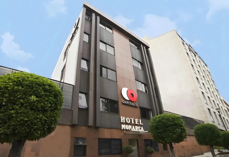 Hotel Monarca