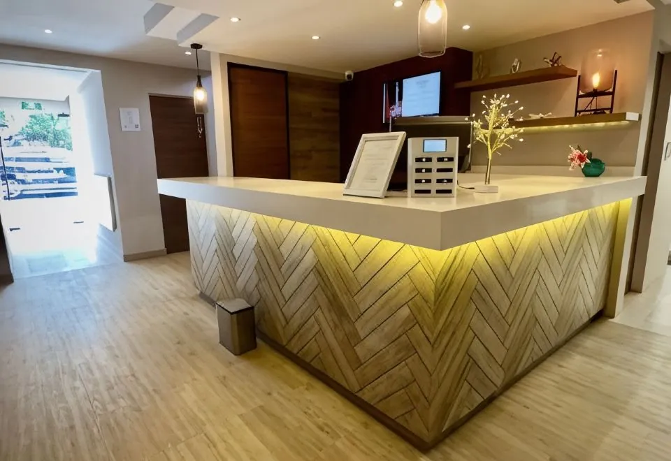 Hotel Monarca