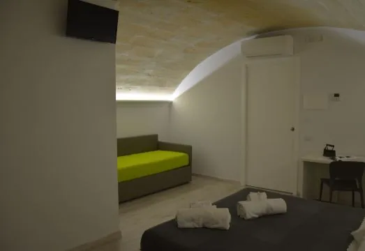 In & Out Matera