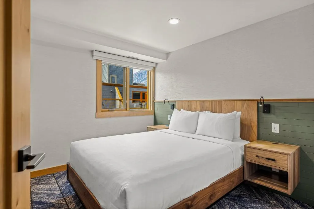 Hotel Canoe and Suites