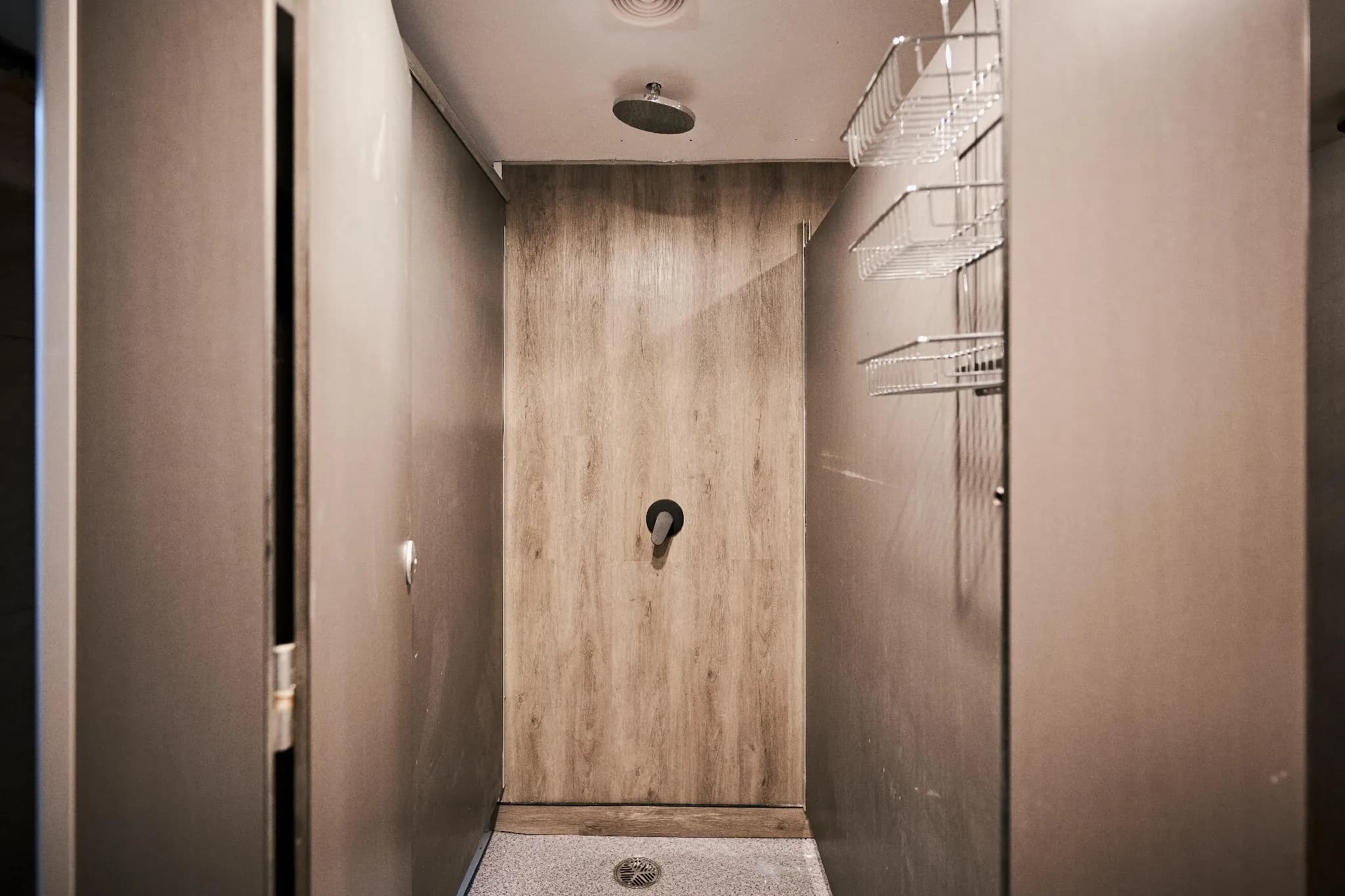 Serene Hostels