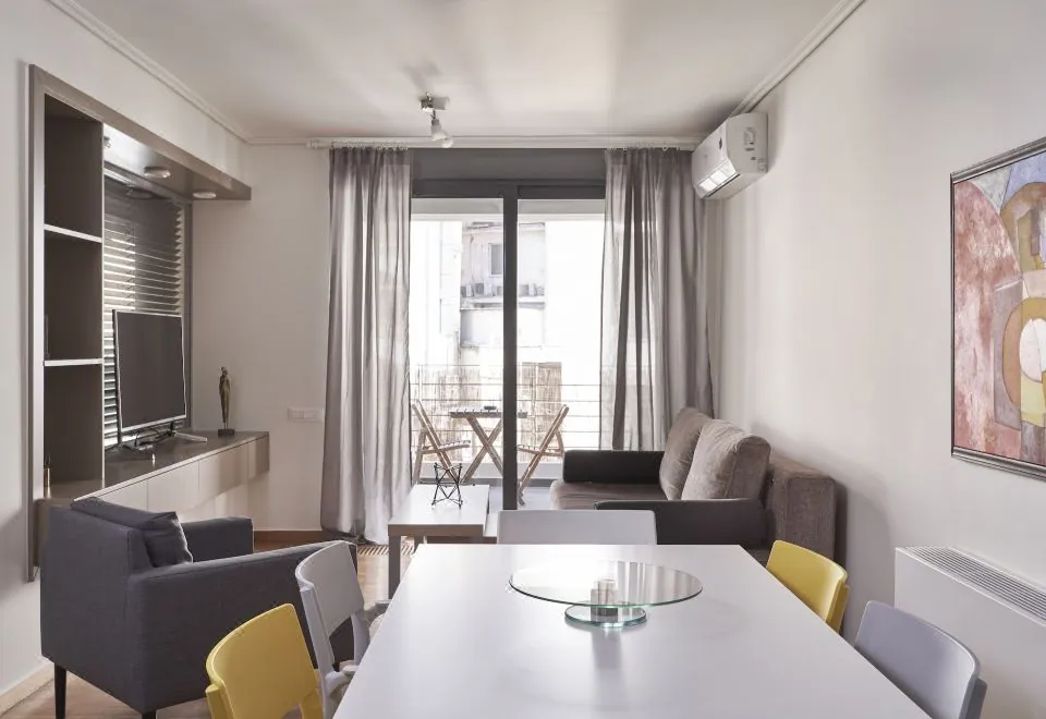 Contemporary Comfy Apt