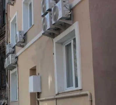 The Lola Hotel