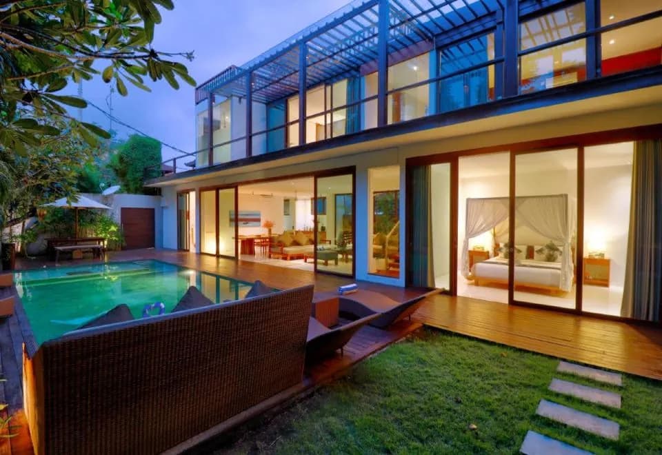 Villa Beach Axis