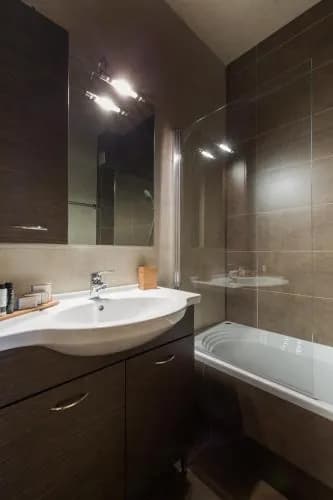 Stylish and Spacious 2BD - Thiseio by UPSTREET