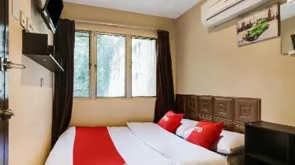 OYO 43927 Sassana Hotel