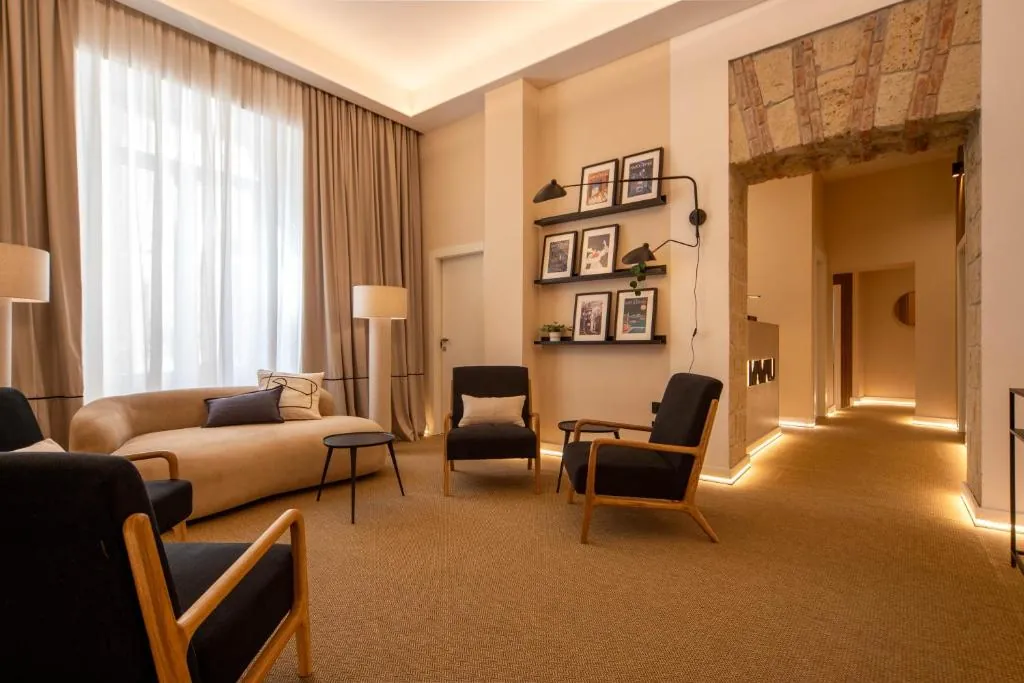 Mamalu Studios and Suites
