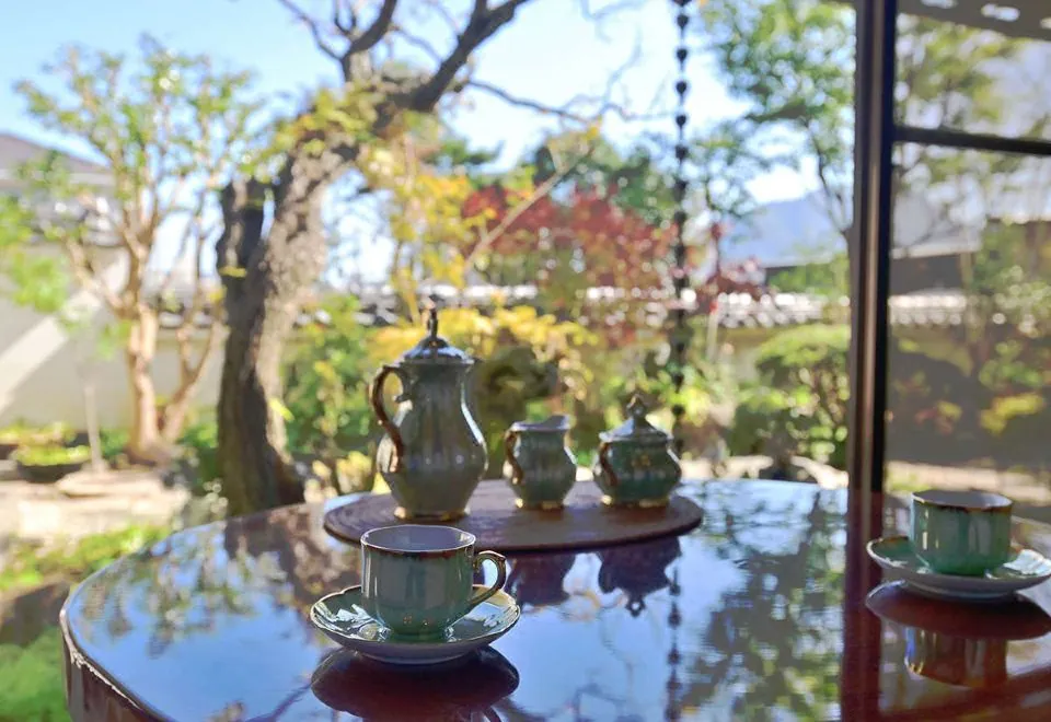 Kashibesso Sakuraso