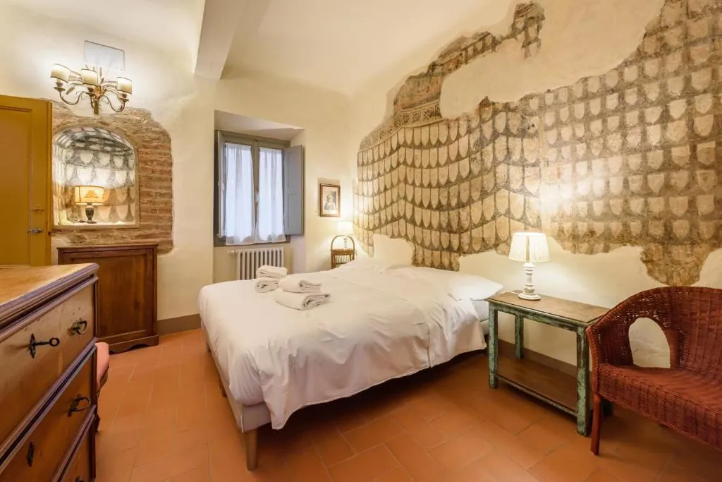 Casa torre via de' Neri