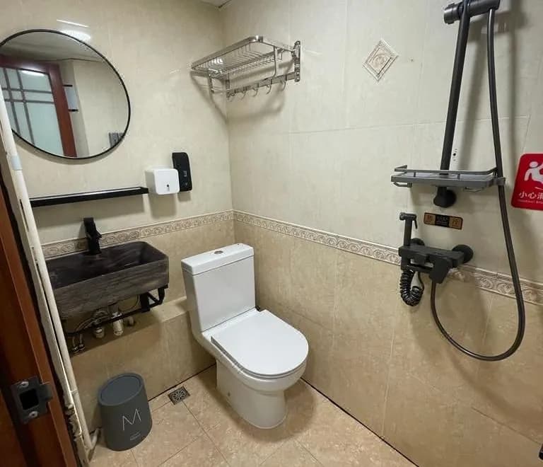Tsuen Hostel
