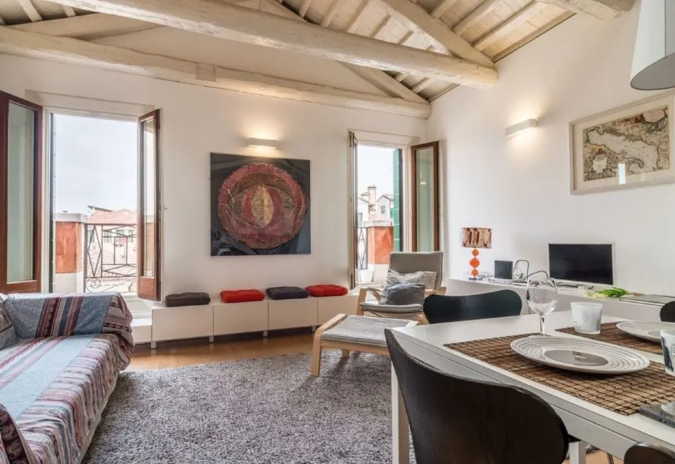 Carmini Canal View and Balcony with Lift