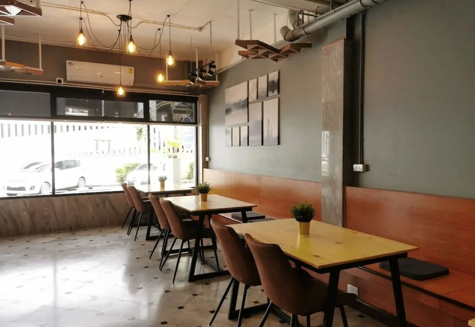 Togayther Hostel Bangkok (Silom)