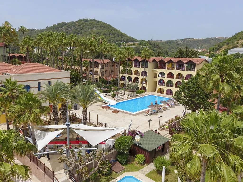 Green Paradise Beach Hotel
