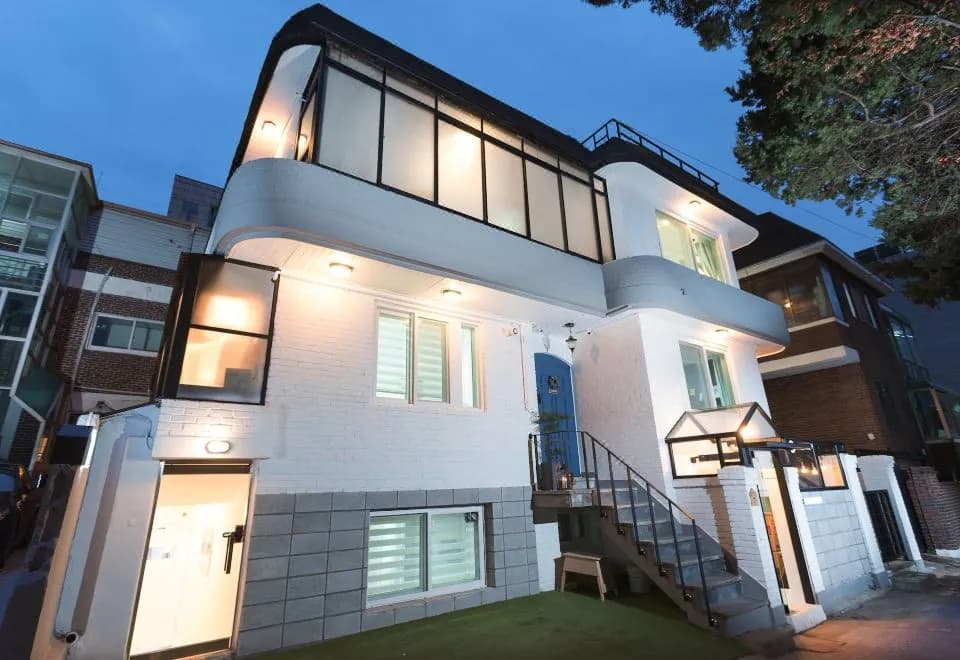 neat house hongdae