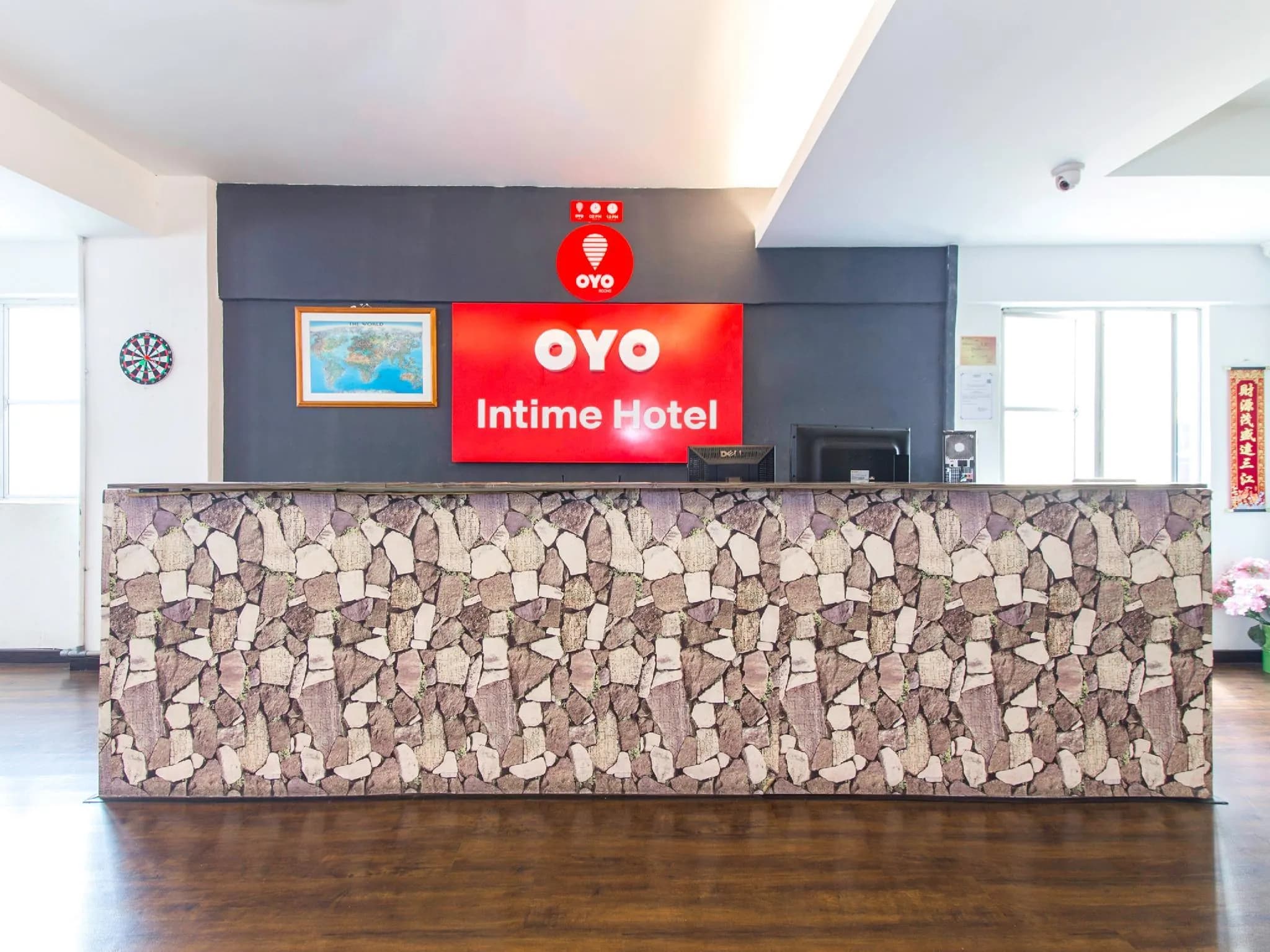 Super OYO 251 Intime Hotel