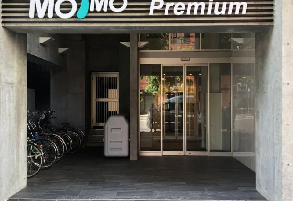 momo premium 802