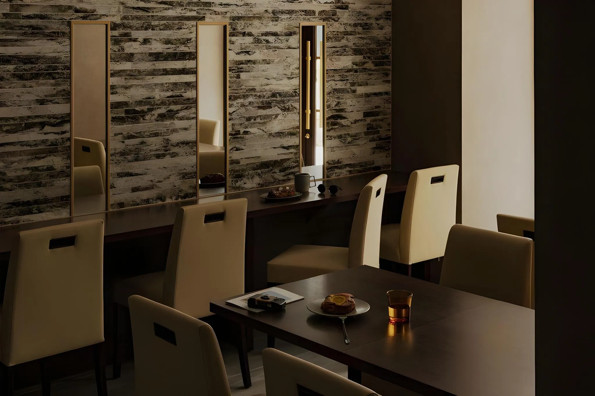 Shinsaibashi Crystal hotel