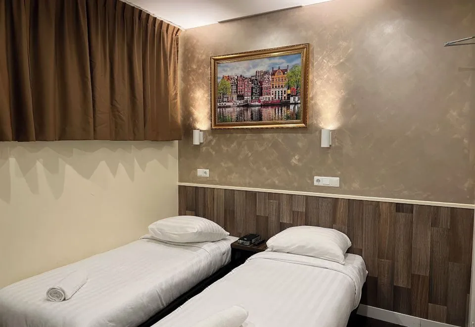 Orange Tulip Hotel Amsterdam - Hostel