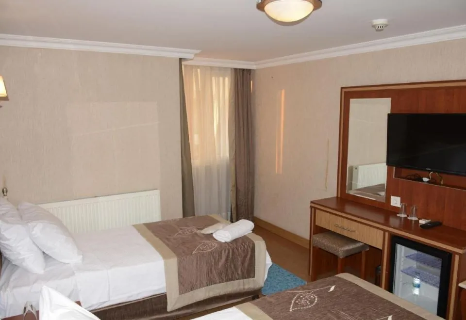 Hermanos Hotel