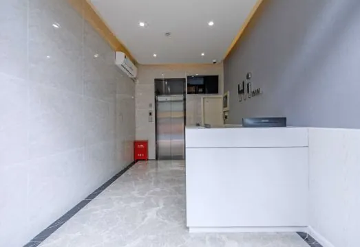 Hi inn (shuangyang road, north bund, Shanghai)