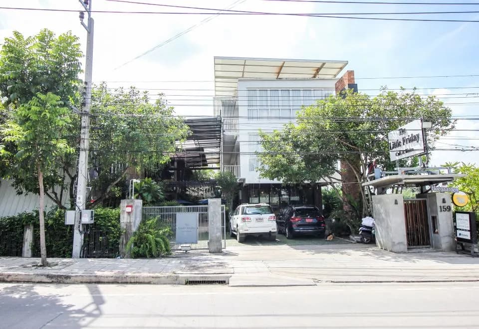 OYO 387 Little Bangbon