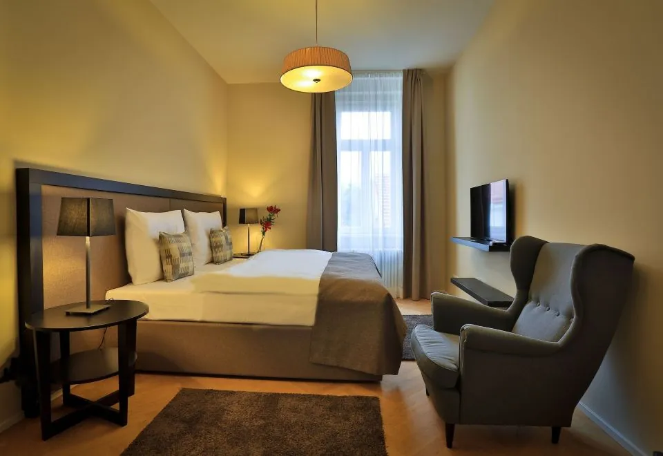James Hotel & Apartments