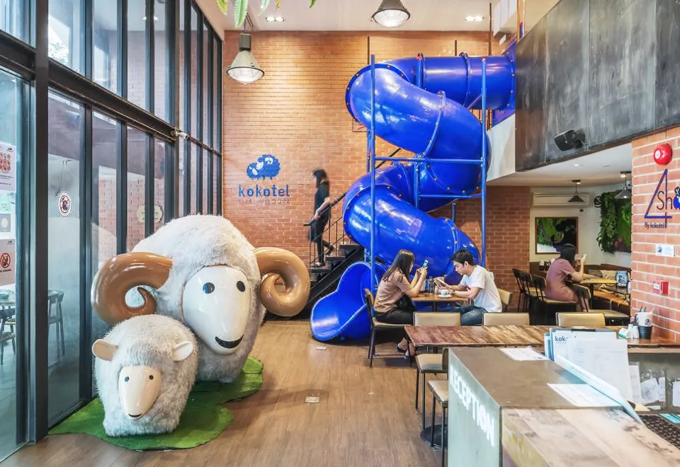 Kokotel Bangkok Surawong