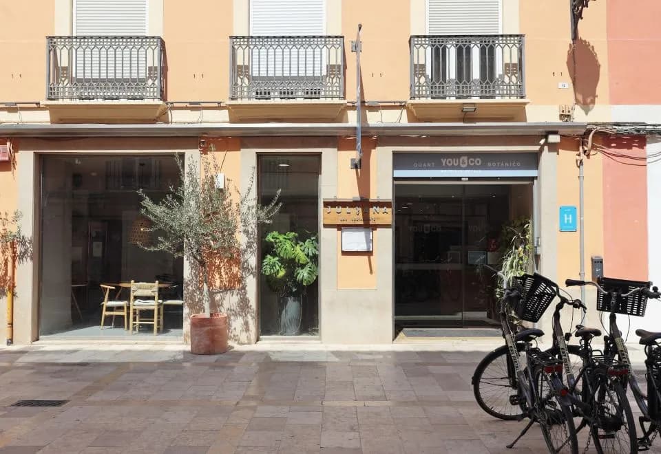You & CO. Quart Boutique