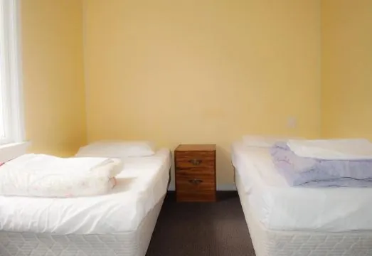 Lakeside Backpackers