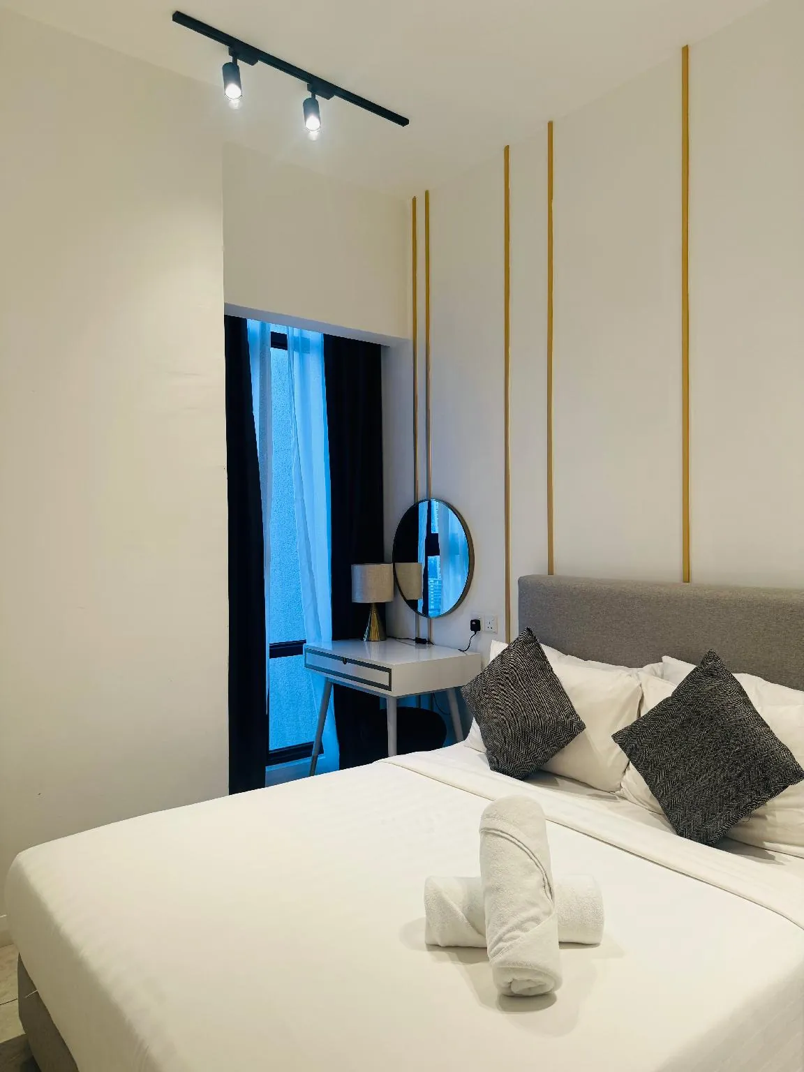 Crystal Suites at Axon Residence Near Pavilion