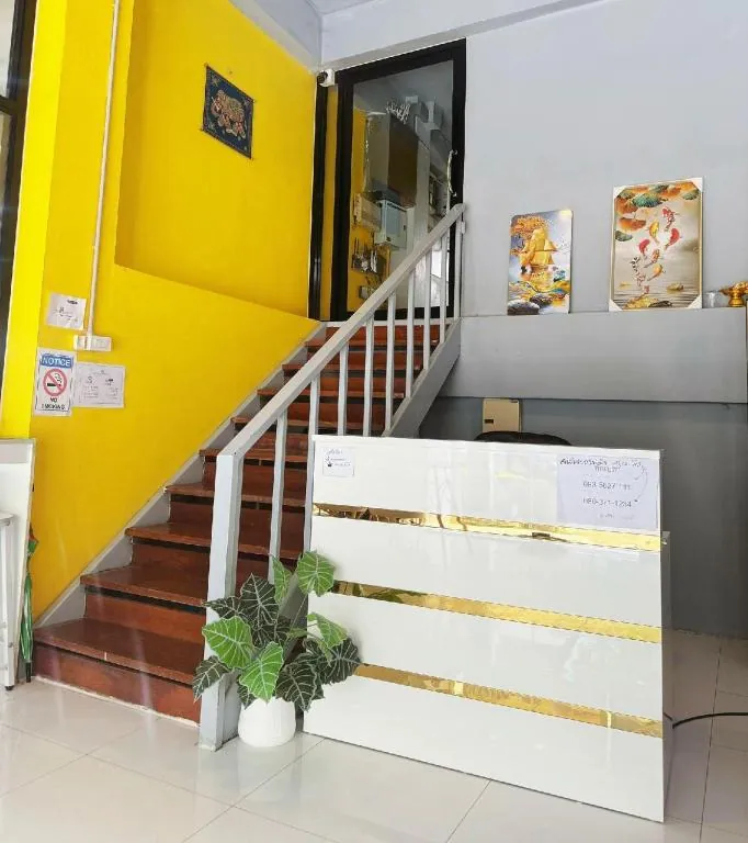 OYO 75465 Lucky Hostel (Huai Khwang)
