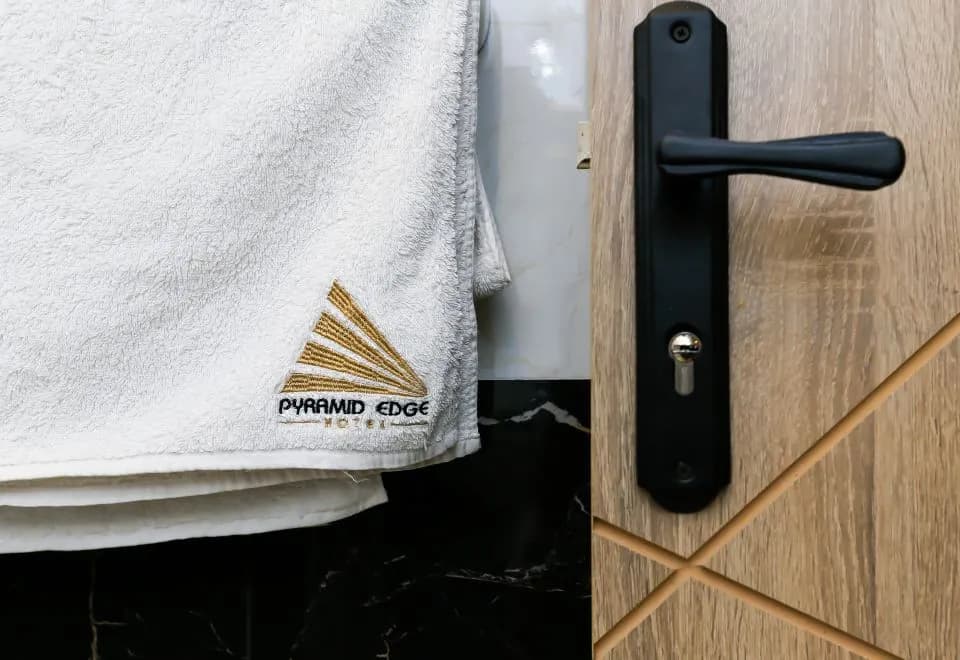 pyramid edge hotel