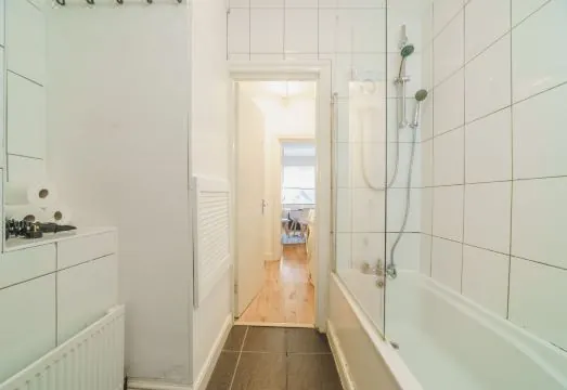 Cosy High Floor Studio Greek Street Soho