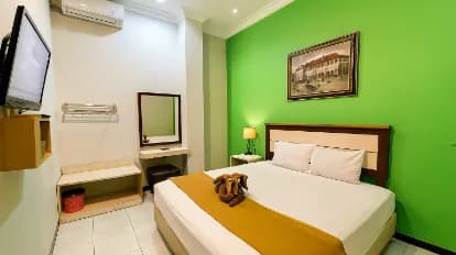 Cabin Hotel Sutomo