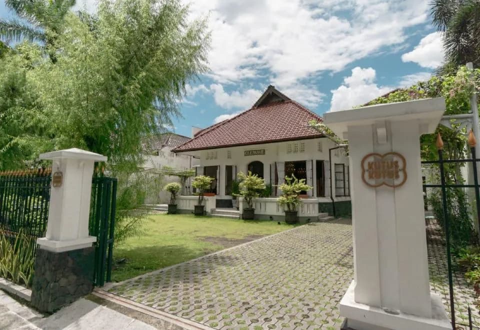 Kutus Kutus Clemmie Huis
