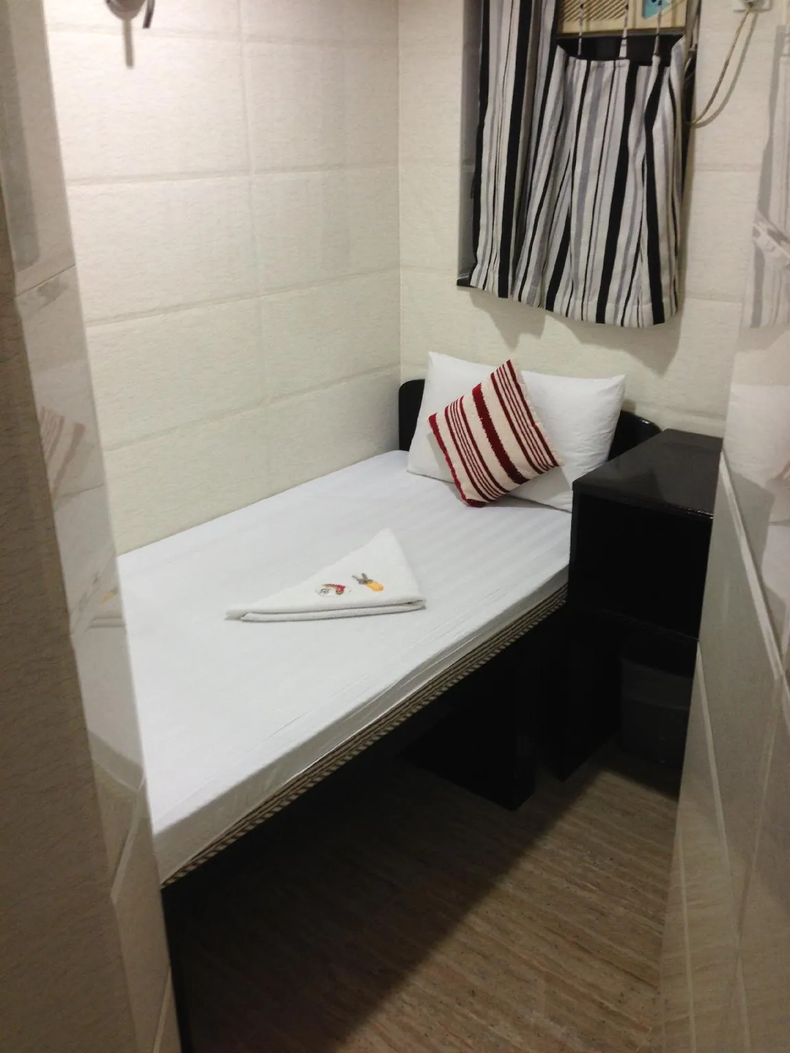 Skyline Hostel Hong Kong