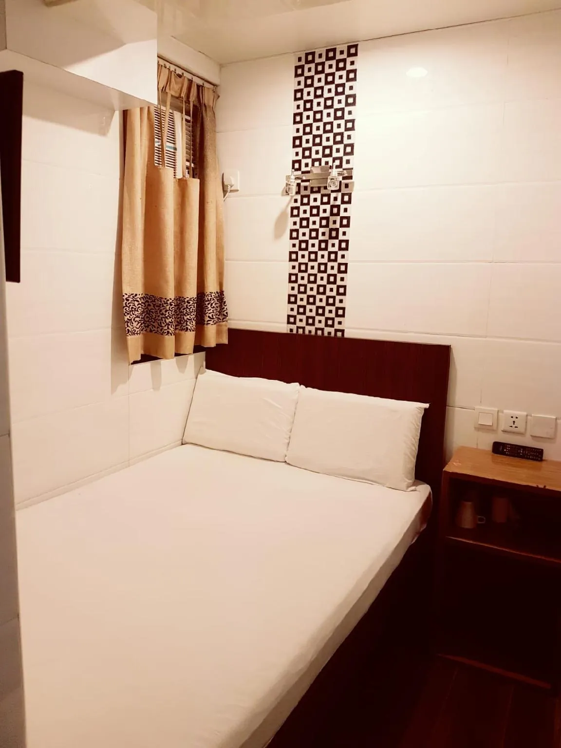 Skyline Hostel Hong Kong