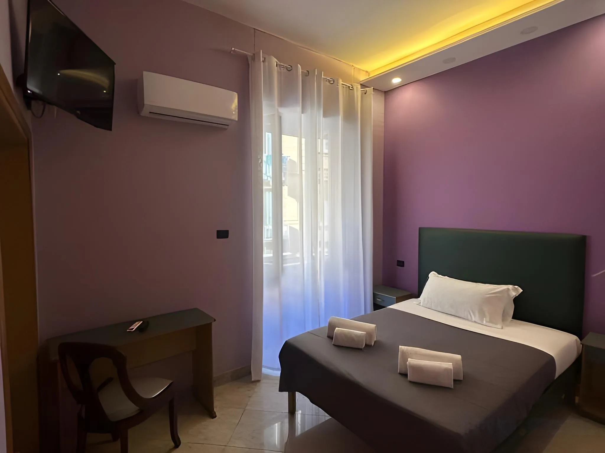 Smart Station Hotel