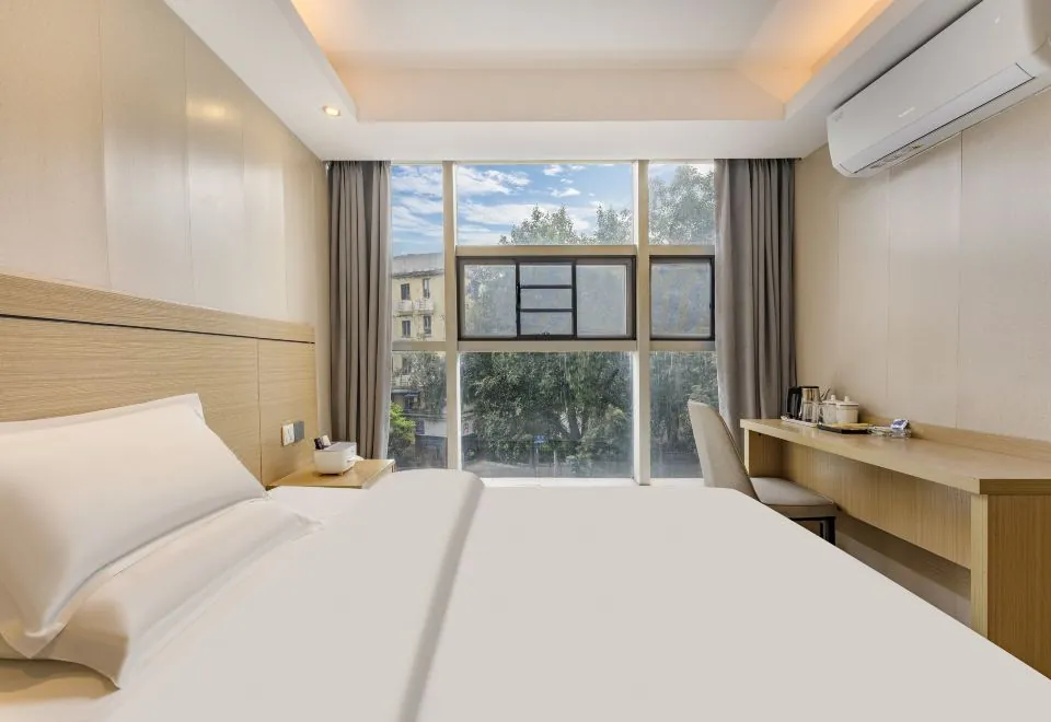 Jiawaijia chain hotel (Guangzhou Tianhe Park subway station store)