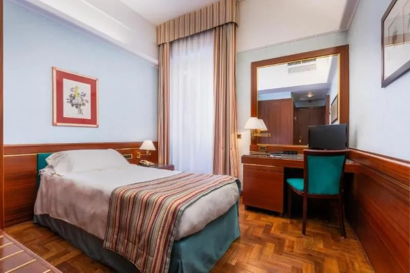 Golden Tulip Crivis