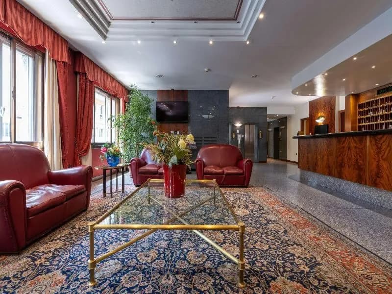 Golden Tulip Crivis