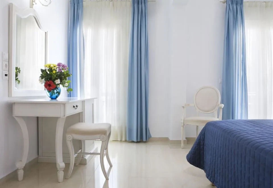 Kamari Hotel