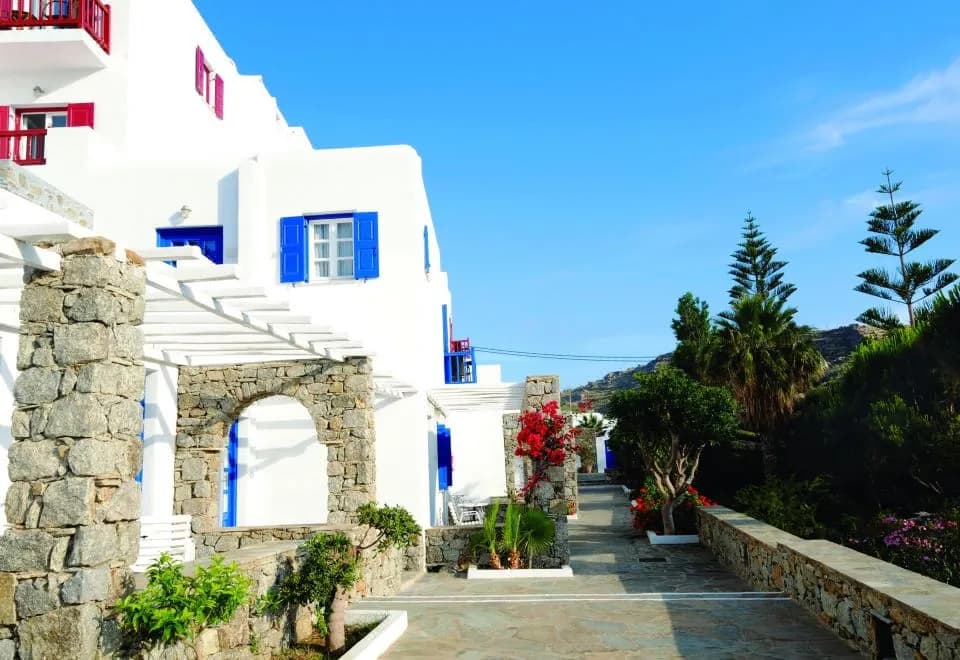Kamari Hotel