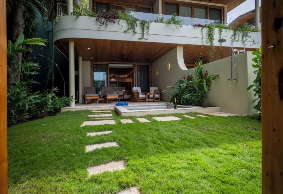 Capitán Suizo Beachfront Boutique Hotel