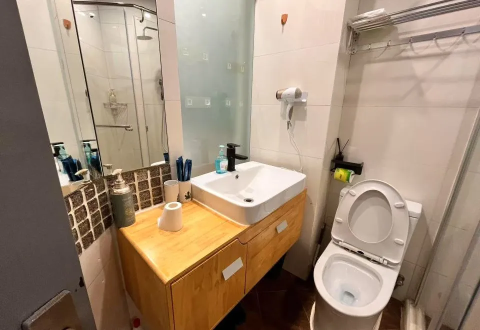 Huijia Apartment Hotel (Shanghai The Bund)