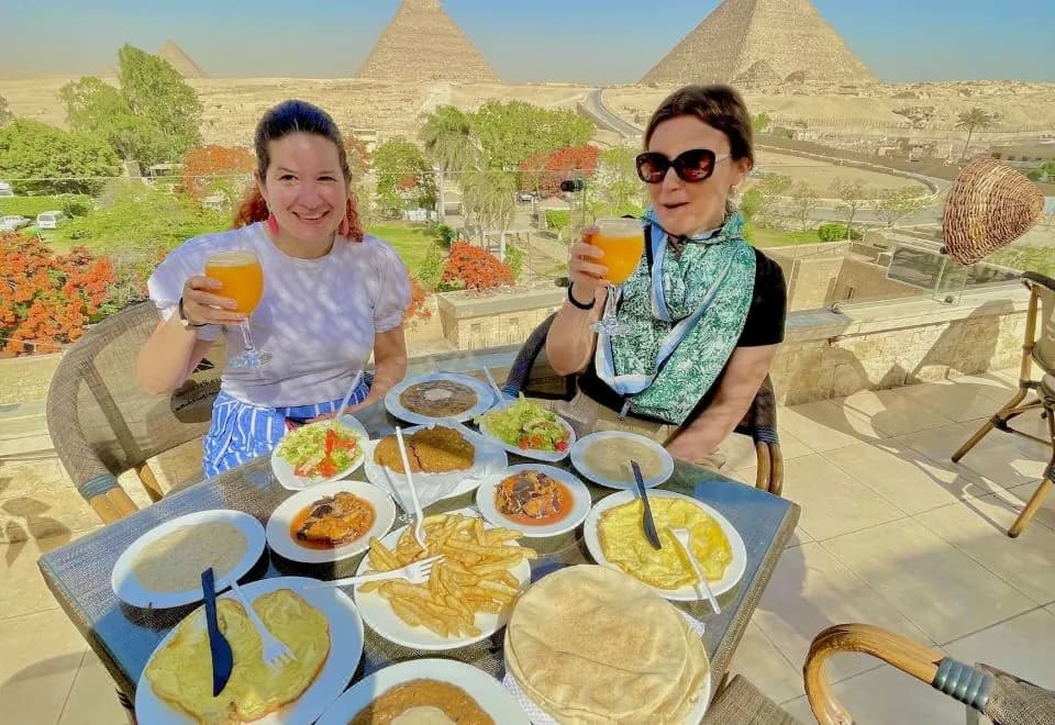 Sahara Pyramids Inn
