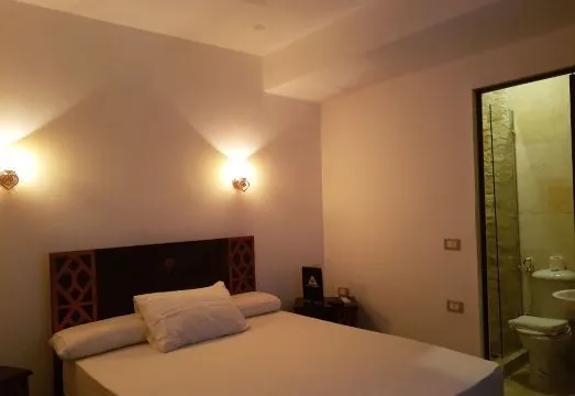 Sahara Pyramids Inn